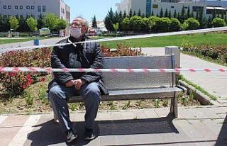 Uşak’ta sokağa çıkan yaşlı vatandaşlar: “Yürümeyi...