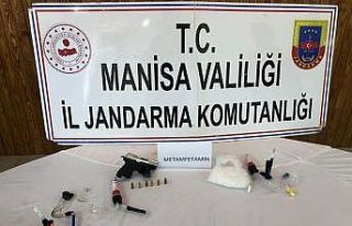 Uyuşturucu madde ile yakalanan 4 kişiye gözaltı