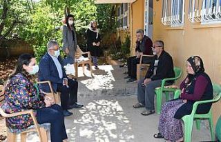 Vali Aykut Pekmez, Anneler Gününde şehit annelerini...