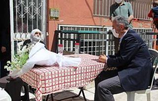 Vali Ayyıldız, 106 yaşındaki Fadime ninenin Anneler...