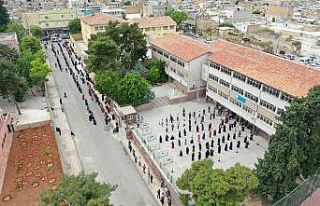 Vali Erin’den kurallara uyanlara teşekkür