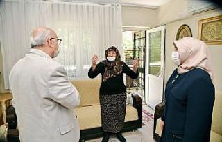 Vali Köşger’den 110 yaşındaki Anahanım anneye...