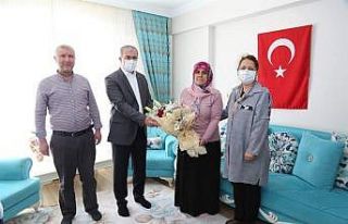 Vali Toraman ile eşinden “Anneler Günü” ziyaretleri