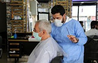 Van’da 50 günün ardından berberlerde ilk tıraş