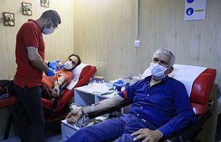 Vatandaşlar konser eşliğinde Kızılay’a kan...