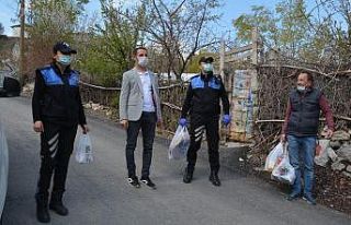 "Vefa Sosyal Destek Grubu" ekmek dağıttı