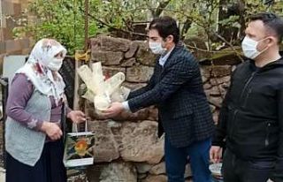 Vefa Sosyal Destek Grubu engelli annesinin gününü...