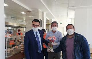Vefa Sosyal Destek Grubu yemekhanesindeki kadınlar...