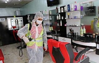 Viranşehir’de berber ve kuaförler dezenfekte edildi