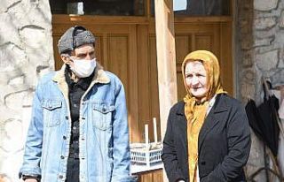 Virüsün ayırdığı çifti zabıta kavuşturdu