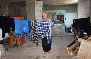Yaşlı adam 15 yıldır metruk binada yaşıyor