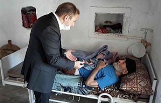 Yatağa bağlı hastalara umut oldu