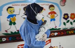 Yeni doğan bebek 23 günlük tedavi ile korona virüsü...