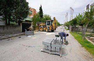 Yeni Mahallede kaldırım çalışması