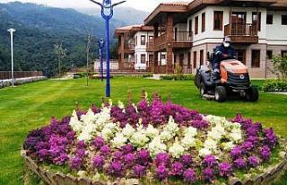 Yunusemre’nin parklarında düzenleme çalışmaları...
