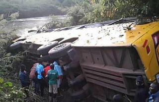 Zambiya’da otobüs şarampole uçtu: 4 ölü, 15...