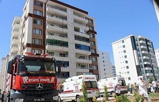 Diyarbakır’da korkutan yangın, 30 kişi dumandan...