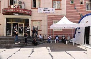 HDP önündeki ailelerin evlat nöbeti 294’üncü...