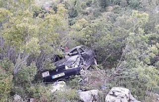 Karaman’da otomobil uçuruma yuvarlandı: 3 yaralı