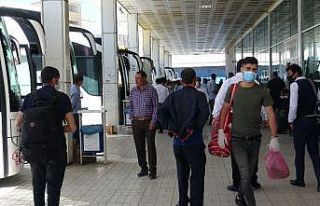 Otogarda normalleşme hareketliliği