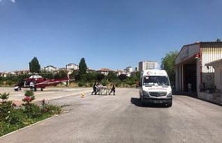 Trafik kazasında yaralanan kadın, ambulans helikopterle...