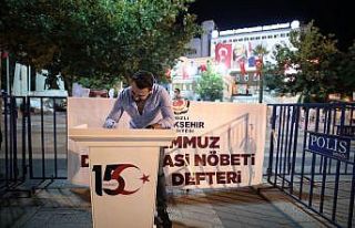 15 Temmuz hatıra defterine, milli iradeye olan bağlılıklarını...