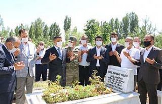 15 Temmuz şehidi mezarı başında dualarla anıldı