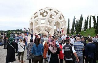 15 Temmuz Şehitler Makamı’na ziyaretçi akınına...