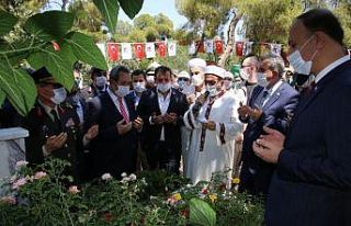 15 Temmuz şehitleri mezarı başında anıldı