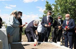 15 Temmuz şehitleri mezarları başında anıldı