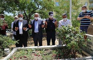 15 Temmuz’un 4. senesinde şehitler dua ve ziyaretlerle...