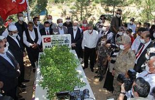 15 Temmuz’un şehitleri Diyarbakır’da kabirleri...