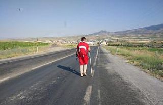 4 yıldır 47 kilometrelik yolu 251 şehit için yürüyor