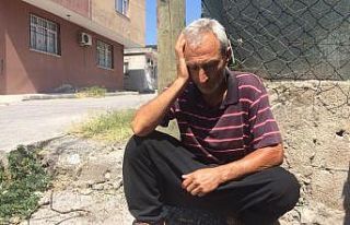 8 aydır evden uzaklaştırma alan adam sokakta yaşıyor