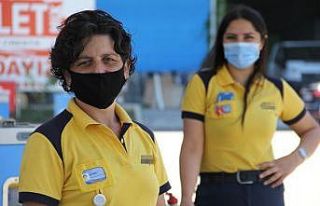 Akaryakıt pompasına kadın eli değdi