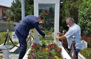 Akçakoca Kaymakamı Öztürk şehitlik ziyaretinde...