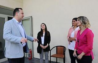 Akhisar Belediyesi şiddete uğrayan kadınların...