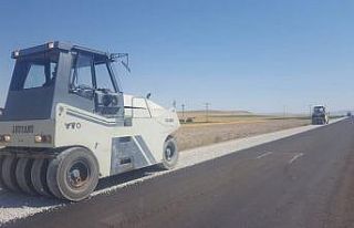 Aksaray’da Armutlu-İncesu yolu asfalt çalışmaları...