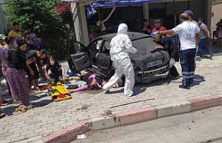 Ambulans ile otomobil çarpıştı: 2 yaralı