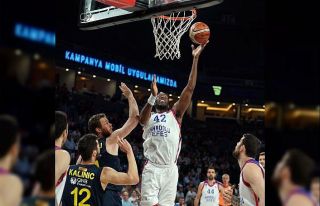 Anadolu Efes, Bryant Dunston’ın sözleşmesini...