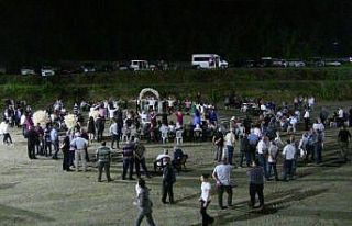 Artvin’de boğa güreşi arenasında kır düğünü