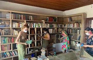 Ataol Behramoğlu Kitaplığı büyümeye devam ediyor