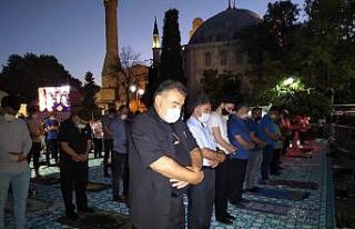 Ayasofya’da bayram sabahında sabah namazı kılındı