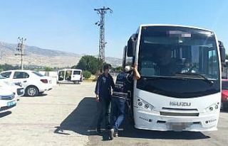 Aydın- Denizli karayolunda kaçak ve izinsiz tur...