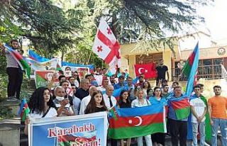 Azerbaycan’ın Tiflis Büyükelçiliği önünde...