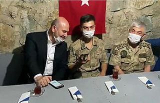 Bakan Soylu, Çorumlu Mehmetçiğin ailesiyle görüştü