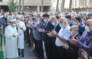 Bakan Soylu kayınpederini son yolculuğuna uğurladı