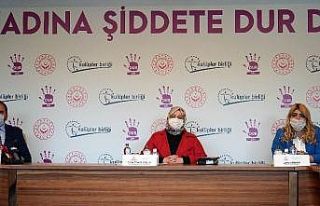 Bakan Zehra Zümrüt Selçuk, futbolun kadın yöneticileriyle...