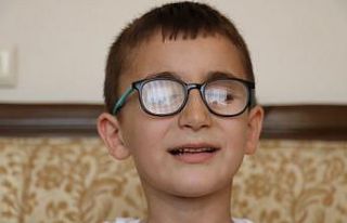 Baki Ersoy, gözleri görmeyen Ali Eren’e sahip...