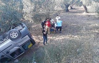 Balıkesir’de kontrolden çıkan araç tarlaya uçtu:...